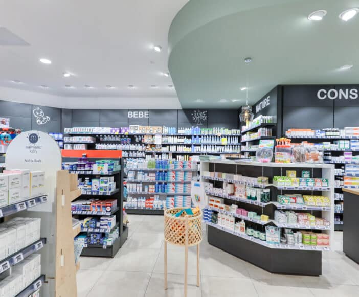 Agencement pharmacie – Borel & Cavaillé & Raynaud & Benezis 1 | Jean Rolland