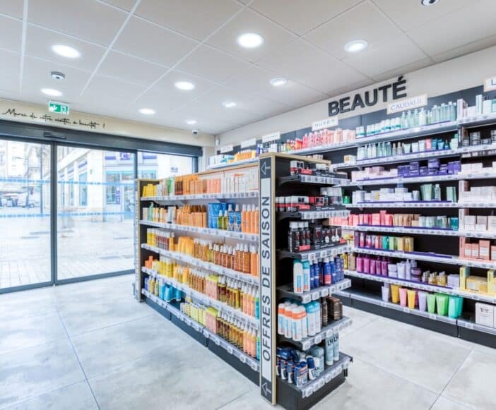 Agencement pharmacie – GONDOLE PHARMACIE HERAULT | Jean Rolland